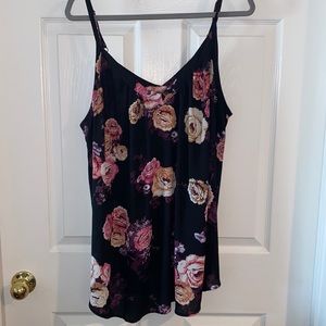 🌼💐2/$25!  Torrid Floral Top, Sz 2 (18/20)🌹